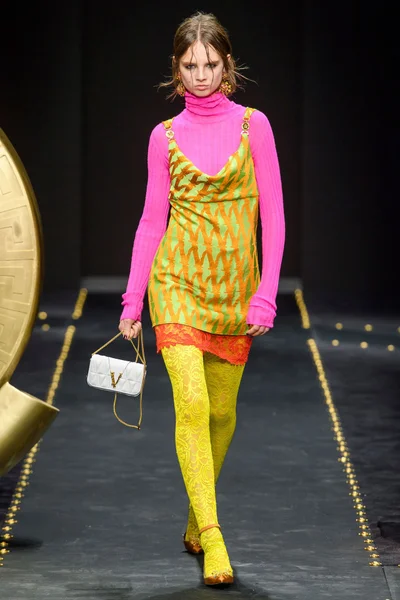 Look 27